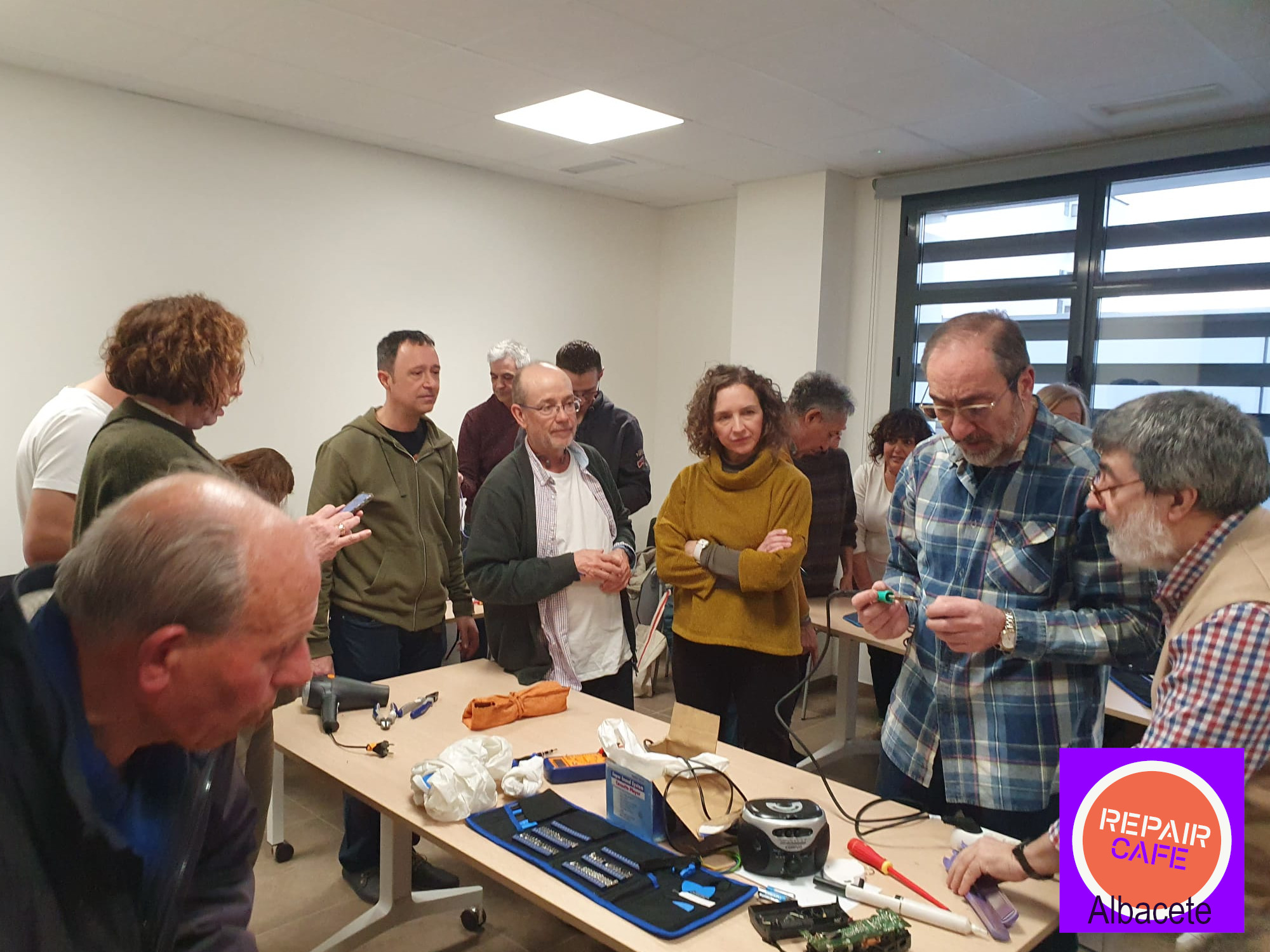 Éxito de participación en el 1er. Repair Café